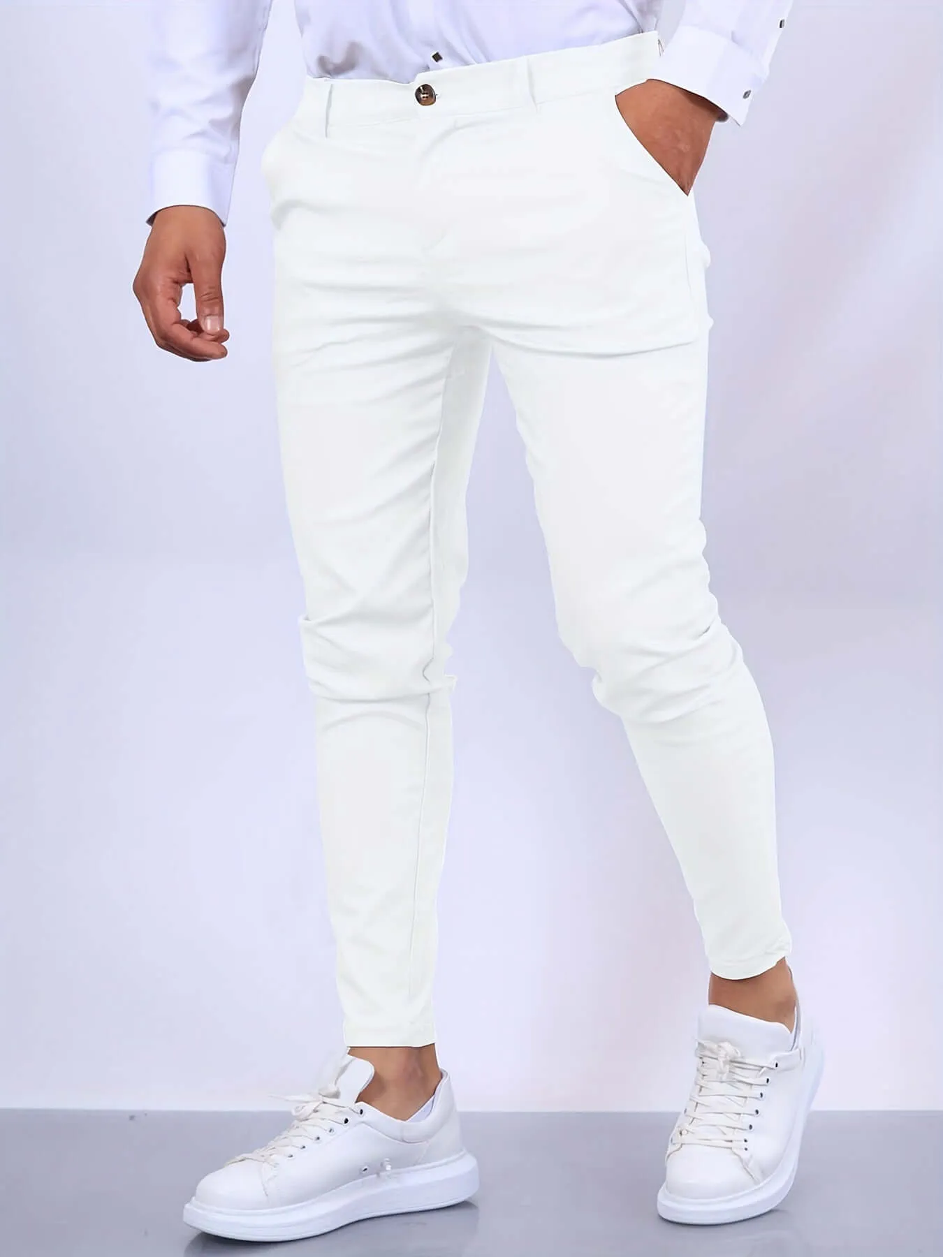Men's Slim Fit Trousers: Tailored Design, Pockets & Secure Closure