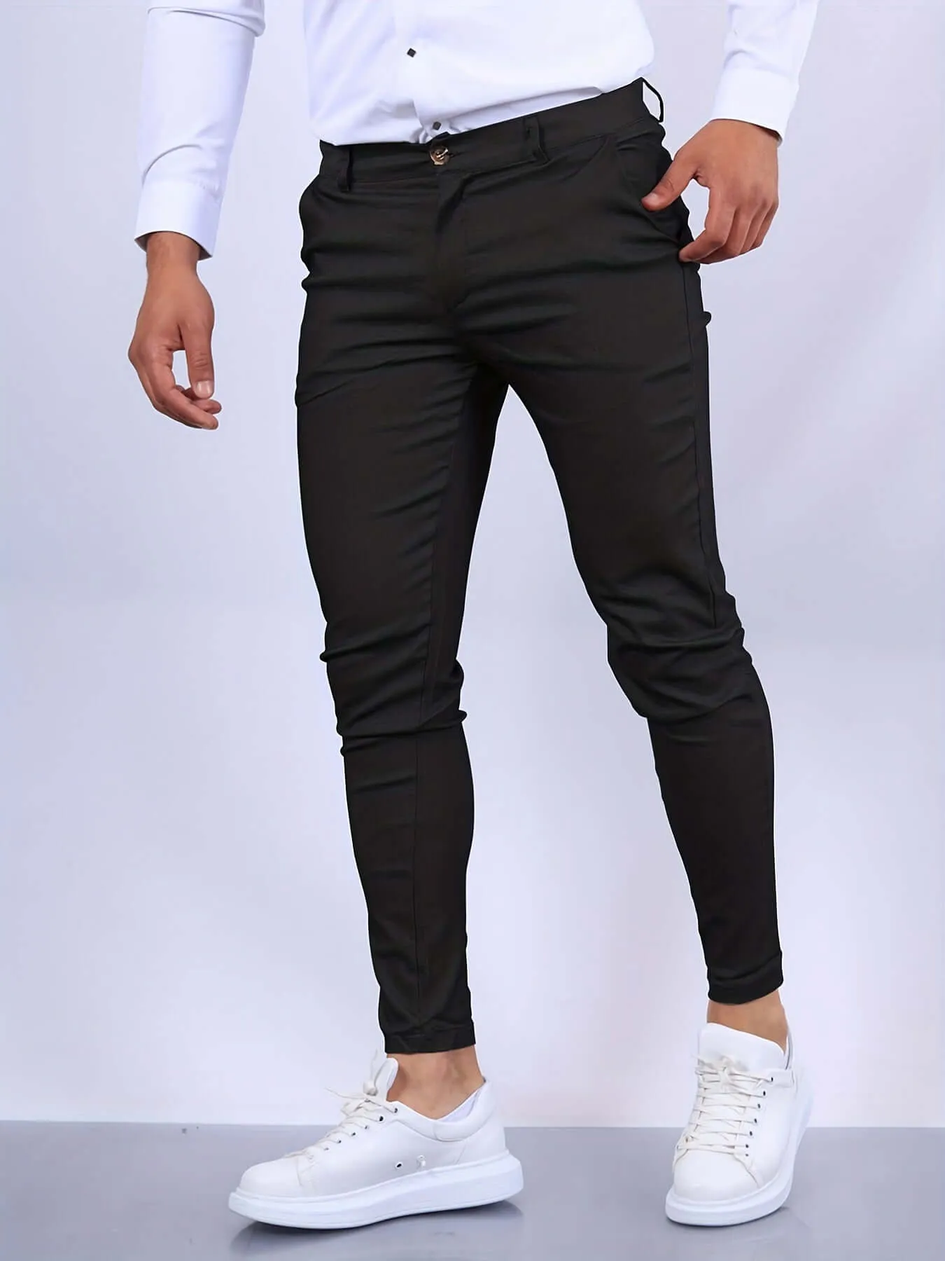 Men's Slim Fit Trousers: Tailored Design, Pockets & Secure Closure