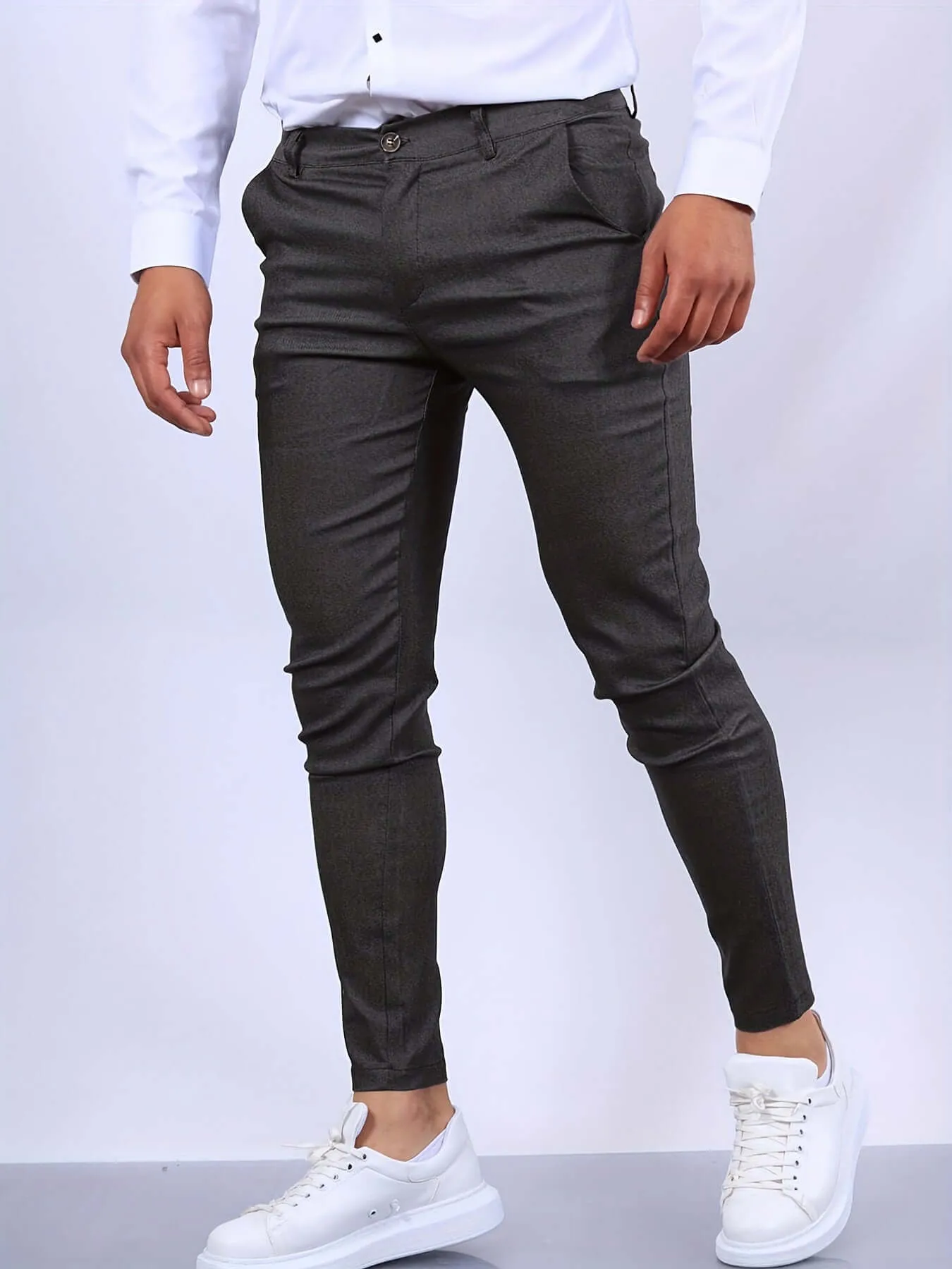 Men's Slim Fit Trousers: Tailored Design, Pockets & Secure Closure