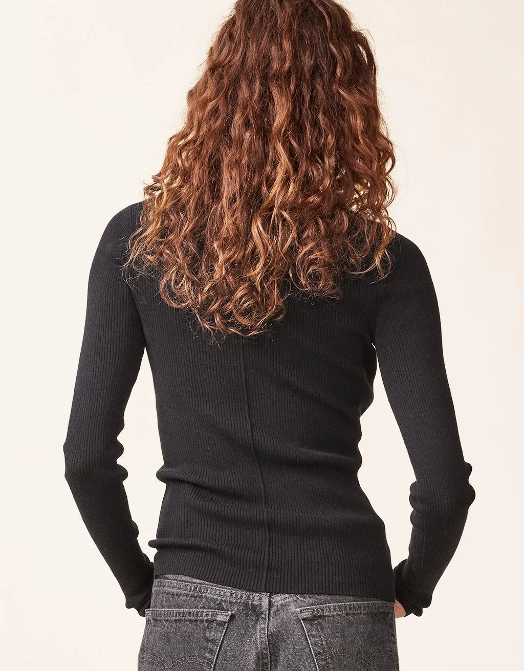 unsubscribed fine gauge crewneck sweater